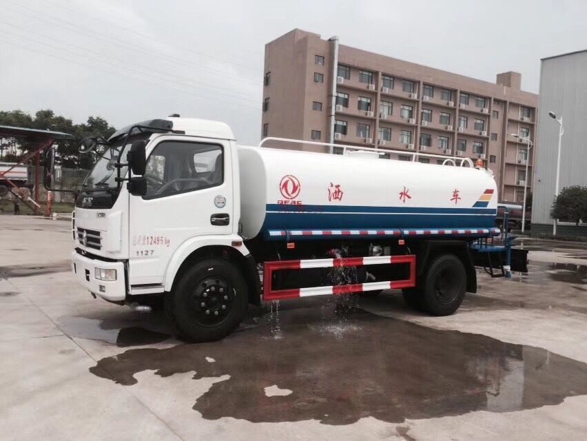 8噸(8方)襄樊東風大多利卡綠化灑水車價格5