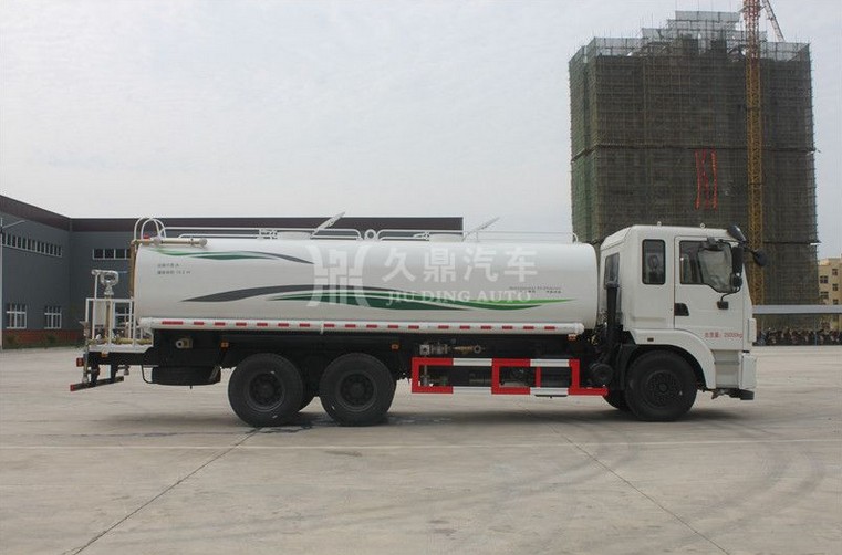20噸(20方)東風后八輪綠化灑水車圖片 20噸(20方)東風后八輪綠化灑水車圖片