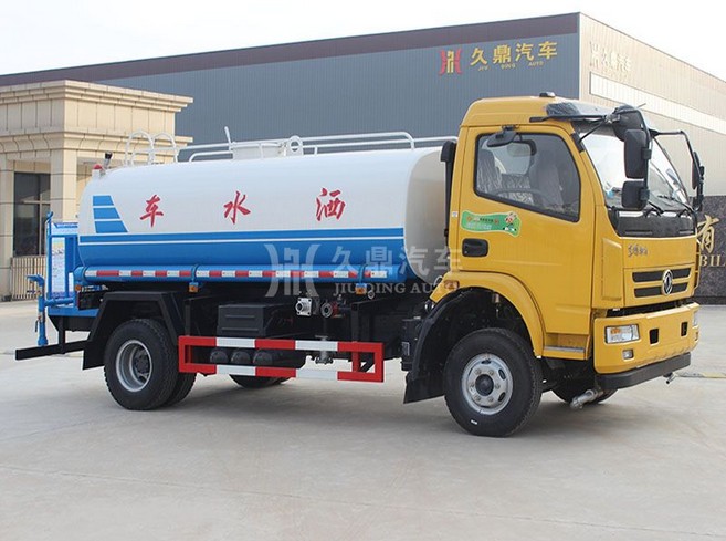 工程灑水車租賃價格_8噸東風(fēng)大多利卡工程灑水車價格3