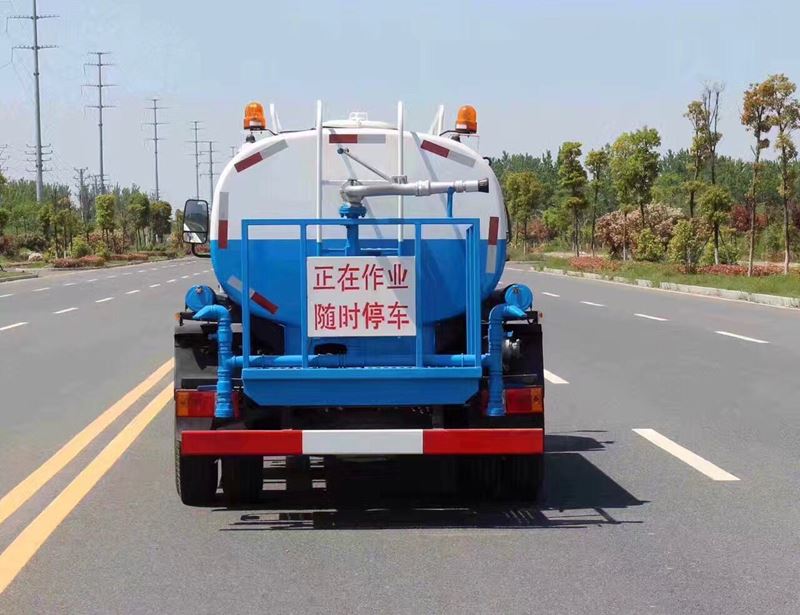 凱馬5噸綠化灑水車廠家價(jià)格3