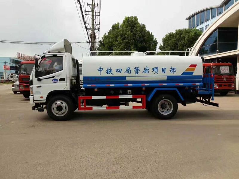 福田歐馬可5噸綠化灑水車廠家價(jià)格3