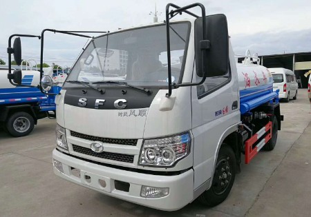 時風(fēng)風(fēng)順3噸藍(lán)牌灑水車圖片 時風(fēng)風(fēng)順3噸藍(lán)牌灑水車圖片