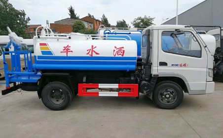 時風(fēng)風(fēng)順3噸藍(lán)牌灑水車圖片 時風(fēng)風(fēng)順3噸藍(lán)牌灑水車圖片