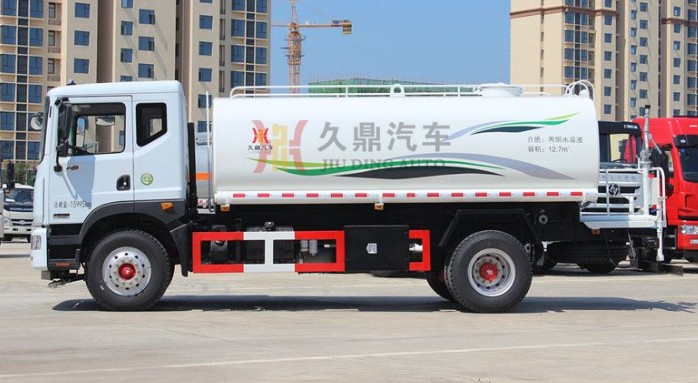 東風(fēng)多利卡d915方灑水車_東風(fēng)多利卡D9綠化灑水車廠家價(jià)格2