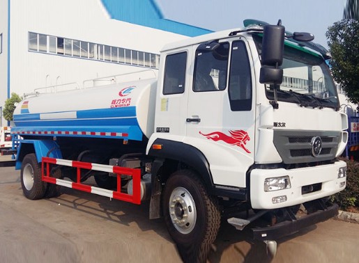 <b>����˹̫��15����ˮ܇</b>