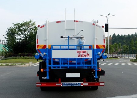 工程灑水車報(bào)價(jià)_東風(fēng)專底后雙橋20噸工程灑水車4