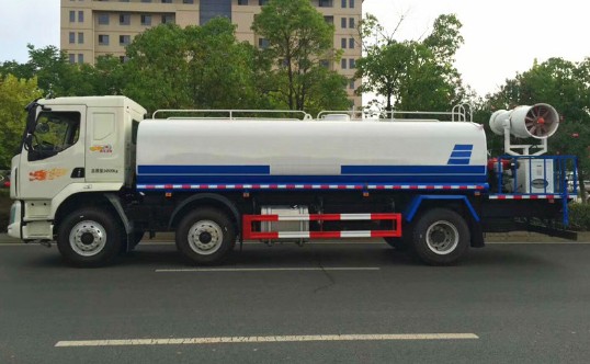 東風(fēng)柳汽乘龍18噸綠化灑水車廠家價(jià)格3