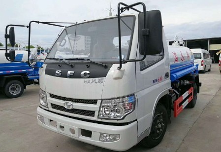 3噸灑水車廠家價格_3噸時風(fēng)風(fēng)順?biāo){牌綠化灑水車2