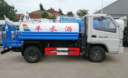 3噸灑水車廠家價格_3噸時風(fēng)風(fēng)順?biāo){牌綠化灑水車3