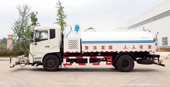 公路灑水車_東風(fēng)天錦路面高壓清洗車3