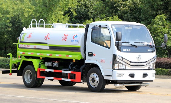 國六5噸東風(fēng)多利卡灑水車圖片 國六5噸東風(fēng)多利卡灑水車圖片