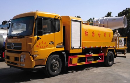 12方東風(fēng)天錦農(nóng)藥噴灑車圖片 12方東風(fēng)天錦農(nóng)藥噴灑車圖片