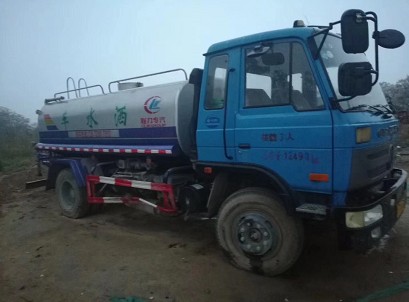 車主一手帶牌手續齊全東風12噸灑水車圖片 車主一手帶牌手續齊全東風12噸灑水車圖片