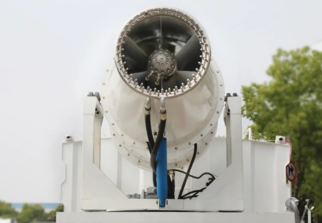 程力牌CLW-120型100米霧炮機(jī) 程力牌CLW-120型100米霧炮機(jī)