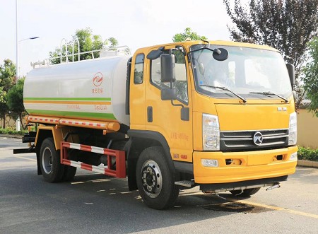 10噸灑水車價(jià)格及圖片_國(guó)六凱馬10方綠化灑水車廠家價(jià)格