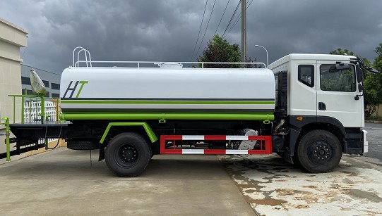 15����ˮ܇�DƬ_��(gu��)��15���|�L(f��ng)�A��T5�G����ˮ܇�S�҃r(ji��)��3