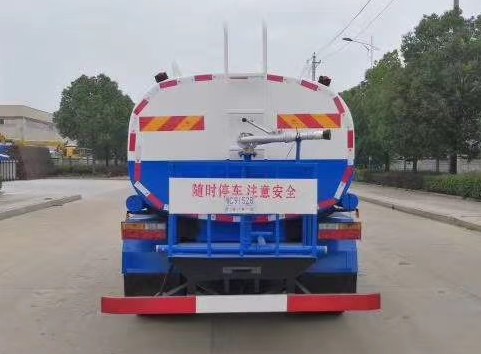 國(guó)六大運(yùn)奧普力黃牌8方灑水車(chē)圖片 國(guó)六大運(yùn)奧普力黃牌8方灑水車(chē)圖片