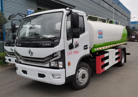 東風(fēng)多利卡9.2方食品級(jí)不銹鋼供水車(chē)_程力牌CL5120GGS6XN型供水車(chē) 東風(fēng)多利卡9.2方食品級(jí)不銹鋼供水車(chē)_程力牌CL5120GGS6XN型供水車(chē)